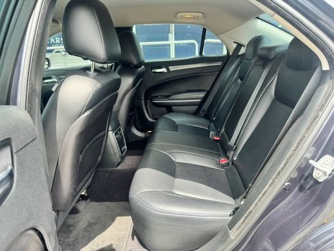 Used 2018 Chrysler 300 Touring w/ Sport Appearance Package RWD image 19