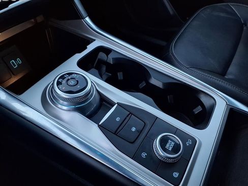 Used 2020 Ford Explorer XLT w/ Equipment Group 202A image 10