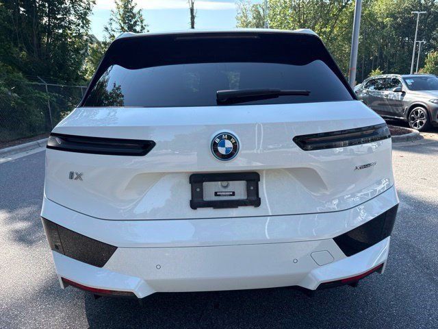 Used 2023 BMW iX xDrive50 w/ Premium Package AWD/4WD image 14