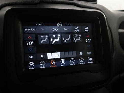 Used 2019 Jeep Renegade Latitude AWD/4WD image 45
