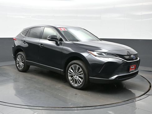 Used 2022 Toyota Venza XLE AWD/4WD image 8