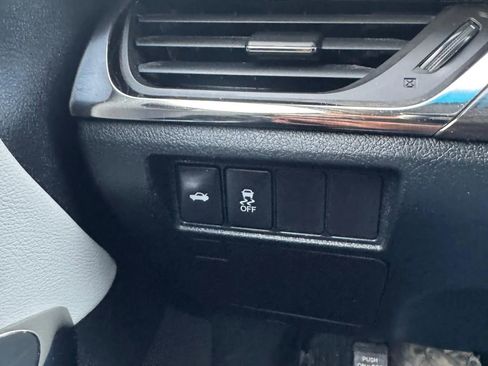 Used 2015 Toyota Avalon XLE Premium image 25