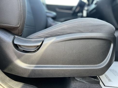 Used 2017 Kia Sorento L image 25