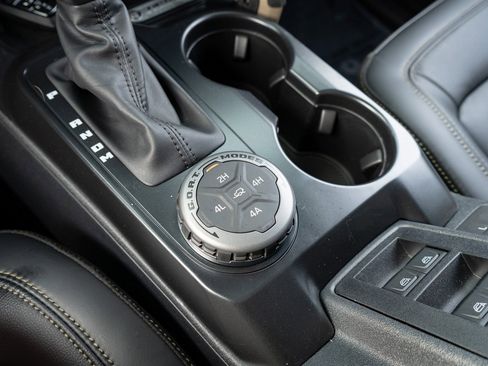 New 2025 Ford Bronco Badlands w/ Sasquatch Package AWD/4WD image 42