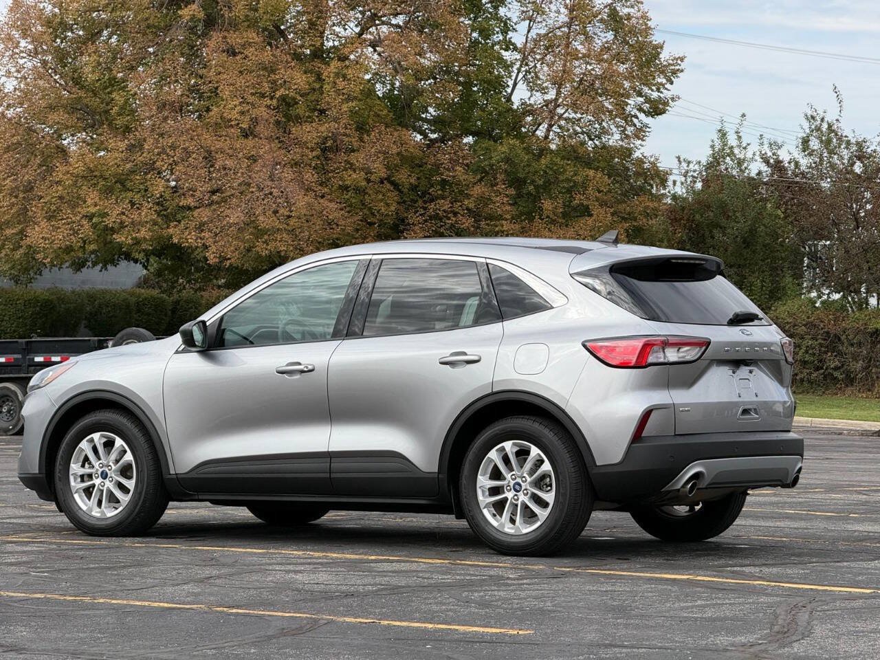 Used 2022 Ford Escape SE FWD image 3
