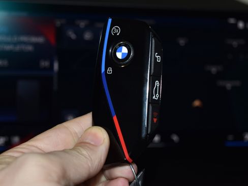 New 2026 BMW X7 M60i image 17