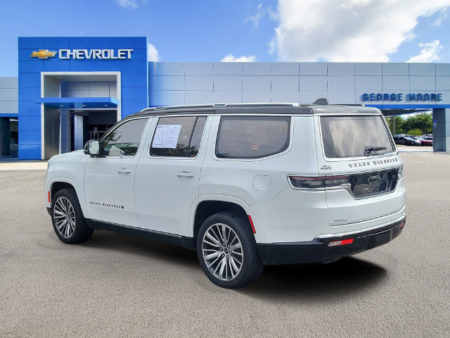 Used 2023 Jeep Grand Wagoneer Series III AWD/4WD image 3