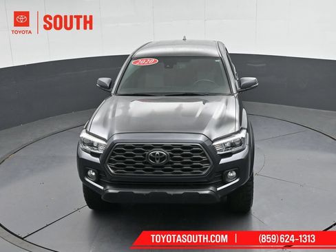 Used 2020 Toyota Tacoma TRD Off-Road AWD/4WD image 59