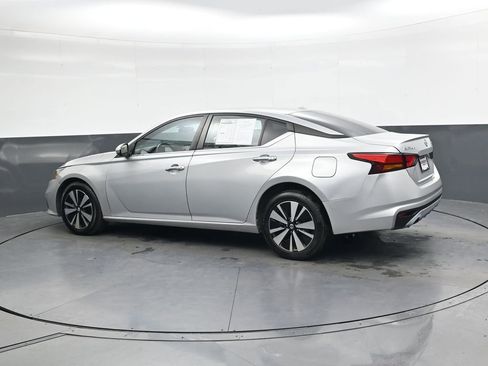 Used 2022 Nissan Altima 2.5 SV w/ SV Premium Package image 7