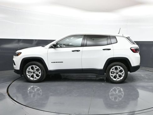 Used 2025 Jeep Compass Sport AWD/4WD image 29