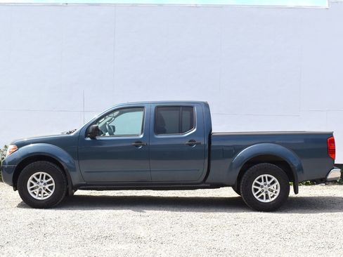 Used 2014 Nissan Frontier SV w/ SV Value Truck Package AWD/4WD image 9