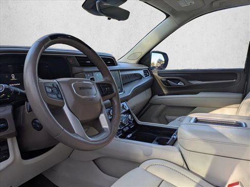 Used 2023 GMC Yukon Denali w/ Denali Reserve Package image 15