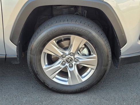 Used 2023 Toyota RAV4 LE AWD/4WD image 11