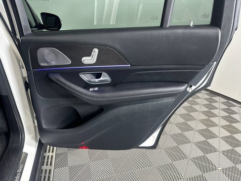 Used 2020 Mercedes-Benz GLS 450 4MATIC image 18