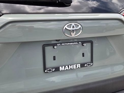 Used 2020 Toyota RAV4 XLE Premium FWD image 12