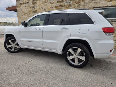 Used 2014 Jeep Grand Cherokee Overland image 3