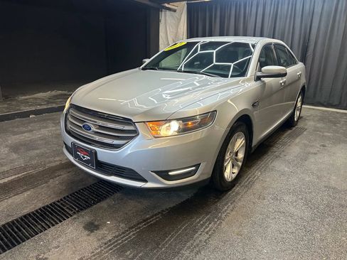 Used 2014 Ford Taurus SEL w/ Equipment Group 201A image 3