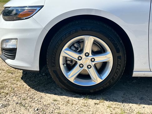 Used 2024 Chevrolet Malibu LT FWD image 11
