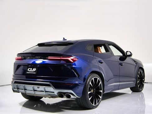 Used 2022 Lamborghini Urus AWD/4WD image 10
