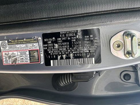 Certified 2022 Kia Sorento S w/ Panoramic Sunroof Package image 36