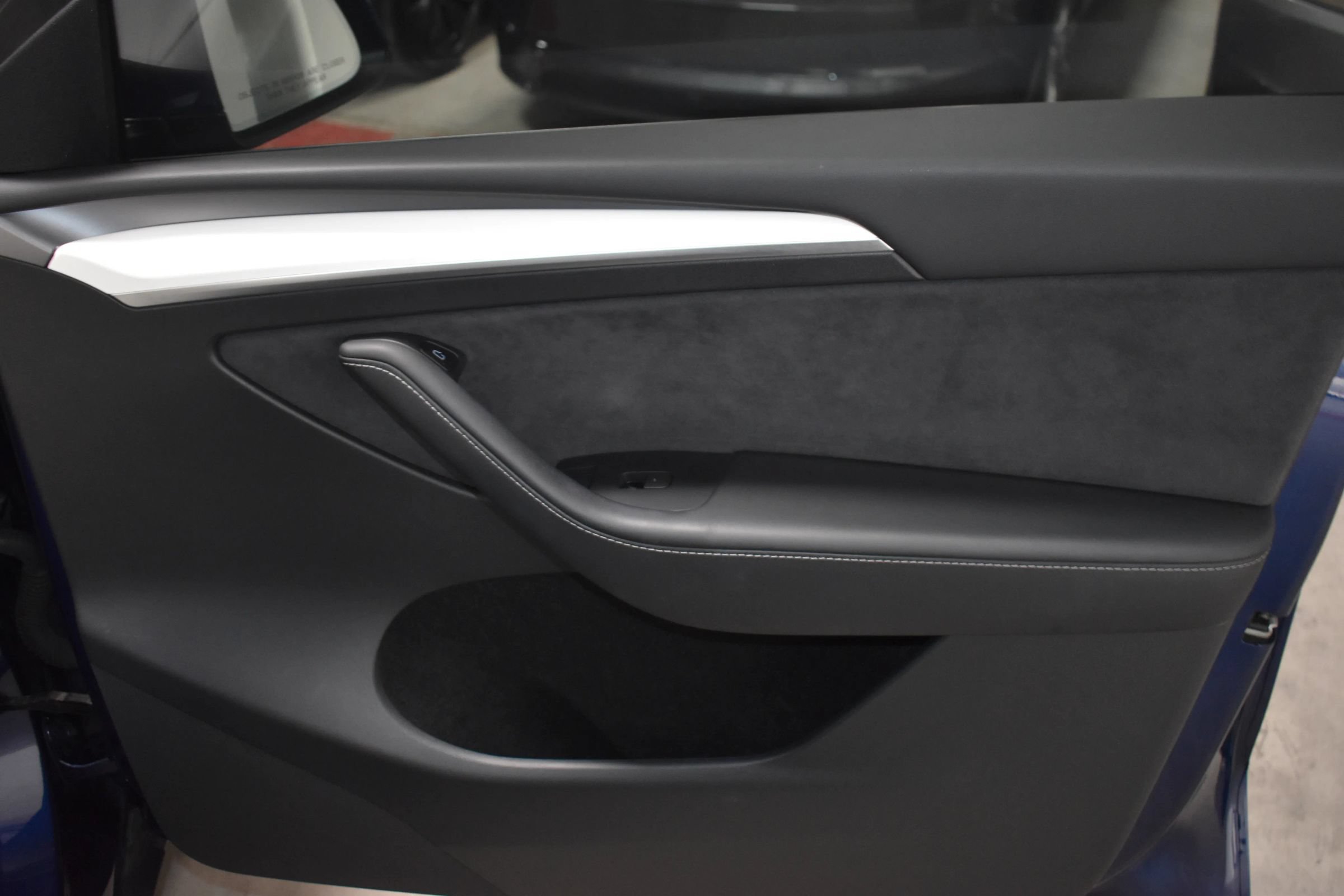 Used 2024 Tesla Model Y Long Range RWD image 13