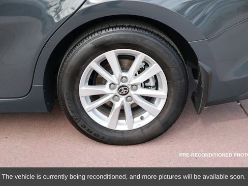 Used 2025 Toyota Camry LE w/ Convenience Package image 10