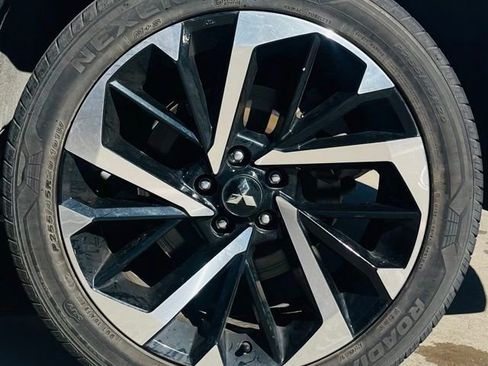 Used 2024 Mitsubishi Outlander SEL image 7