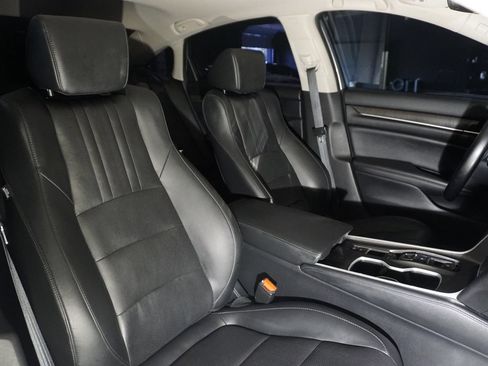 Used 2021 Honda Accord Touring image 16