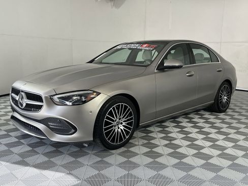 Used 2022 Mercedes-Benz C 300 Sedan image 4
