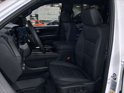 New 2026 Chevrolet Suburban LT w/ Comfort Package AWD/4WD image 9