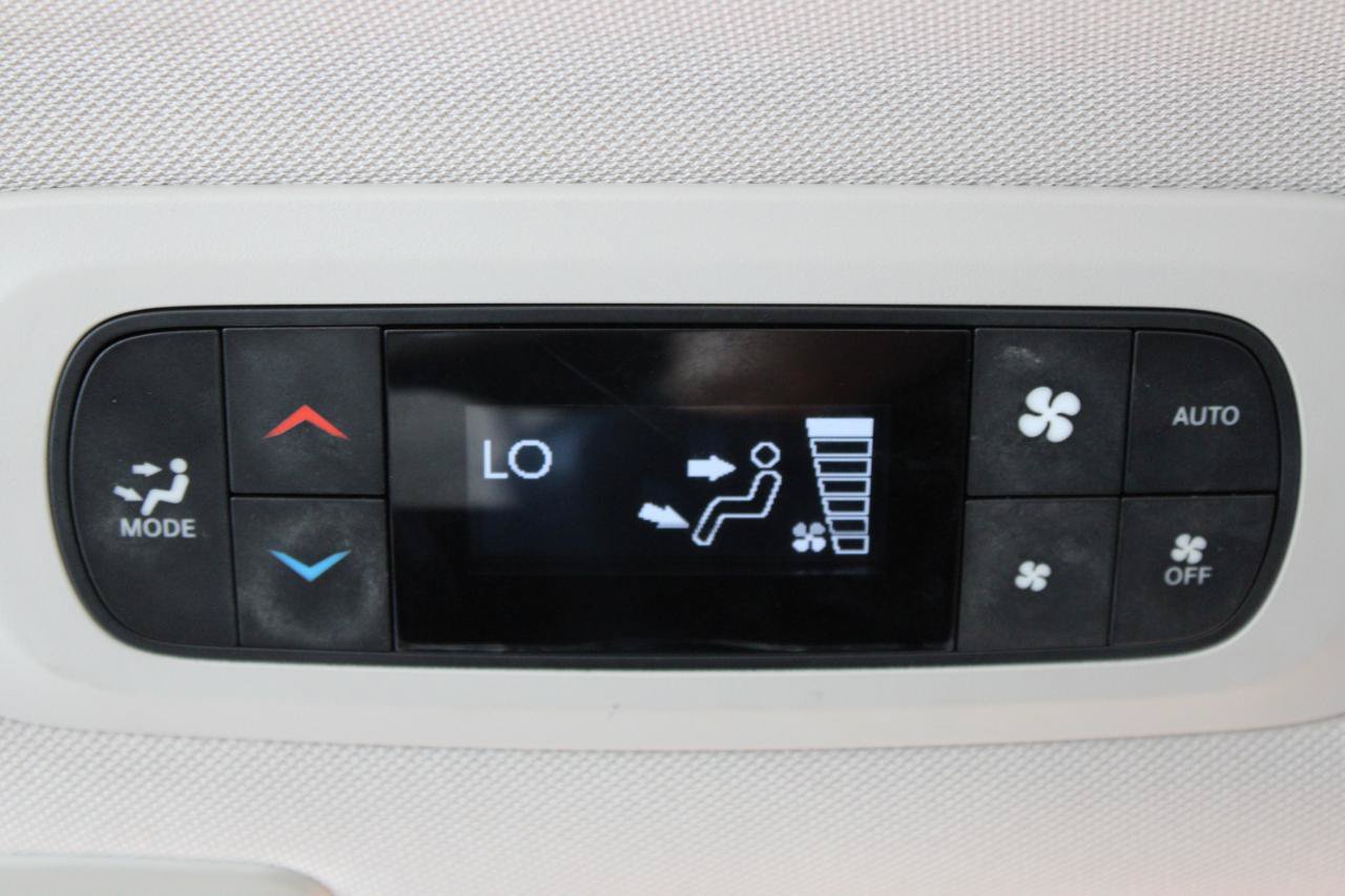 Used 2019 Chrysler Pacifica Limited FWD image 47