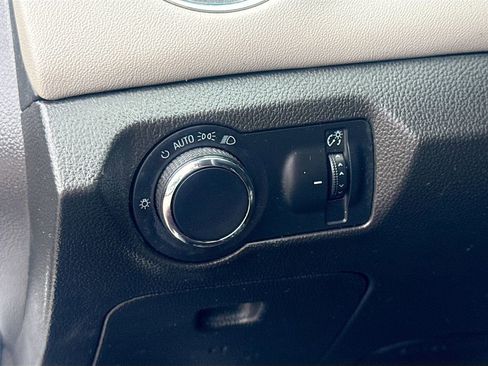 Used 2015 Chevrolet Cruze LS image 10