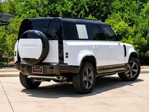 New 2026 Land Rover Defender 110 X-Dynamic SE AWD/4WD image 11