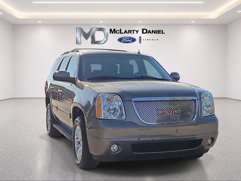 Used 2014 GMC Yukon SLT AWD/4WD image 1