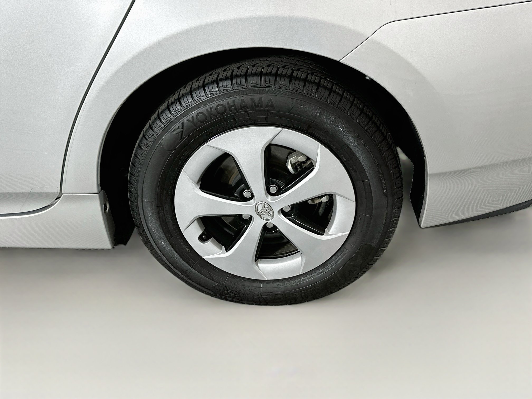 Used 2014 Toyota Prius Three FWD image 11