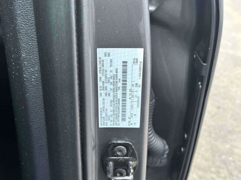 Certified 2022 Ford F150 XLT w/ Equipment Group 302A High image 17