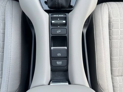 Used 2026 Honda HR-V LX image 14
