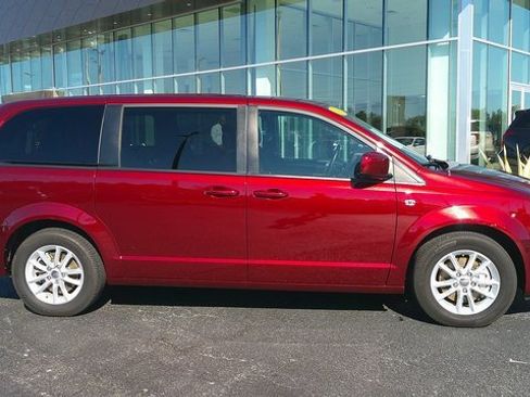 Used 2019 Dodge Grand Caravan SE image 19