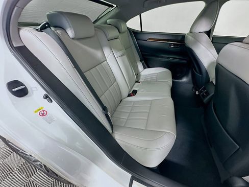 Used 2017 Lexus ES 350 w/ Luxury Package FWD image 28