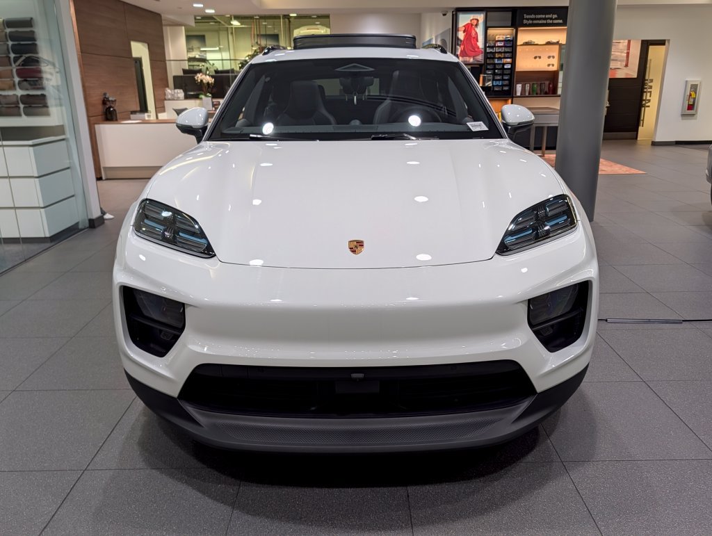 New 2026 Porsche Macan Electric RWD image 9