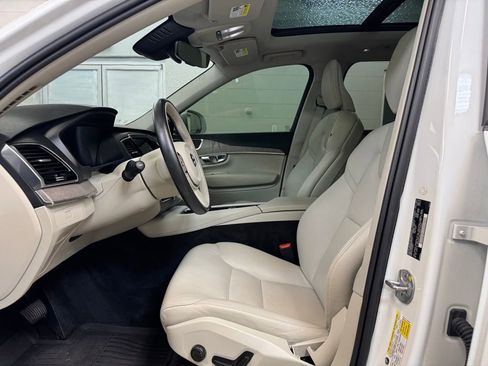Used 2024 Volvo XC90 B6 Plus AWD/4WD image 14