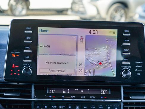 Used 2023 Toyota Sienna Limited image 15