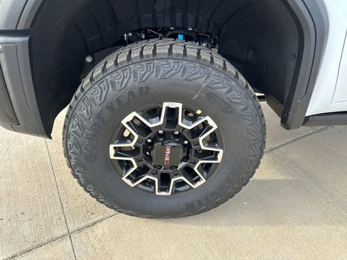 New 2026 GMC Sierra 2500 AT4X image 11