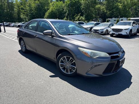 Used 2015 Toyota Camry SE FWD image 7