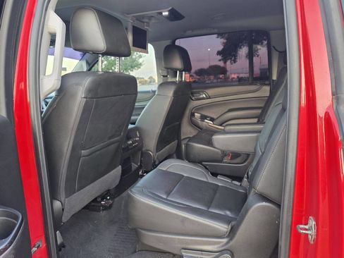 Used 2020 Chevrolet Suburban LT image 17