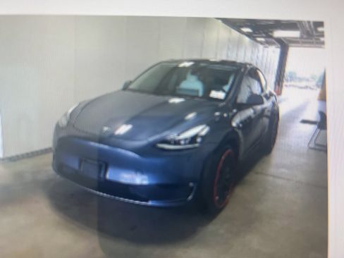 Used 2022 Tesla Model Y Performance AWD/4WD image 1