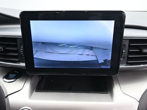 Used 2022 Ford Explorer XLT w/ Equipment Group 202A image 18