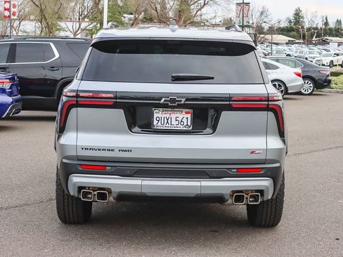 Used 2026 Chevrolet Traverse Z71 w/ Enhanced Driving Package image 3