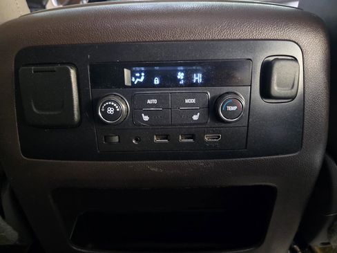 Used 2017 GMC Yukon Denali w/ Open Road Package image 38