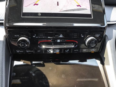 New 2025 Jeep Grand Cherokee Altitude image 18